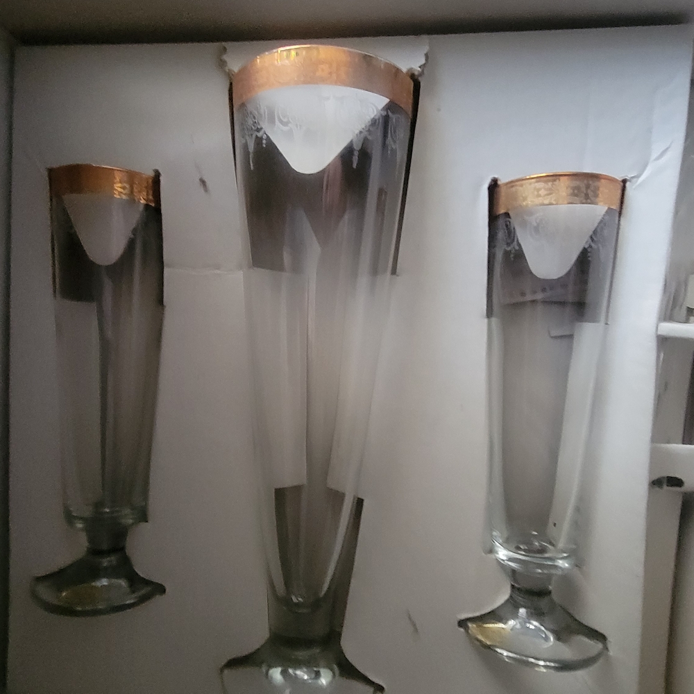 Gold and Gray Accent Vases Set